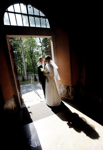 Fotografie �lubne D�browa G�rnicza kosci� Antoniego Na g�rce fotograf: Adam Miozga