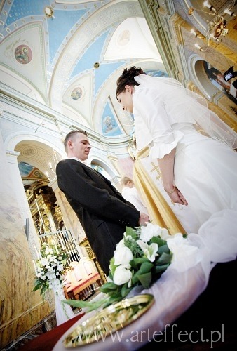 Fotografie �lubne D�browa G�rnicza kosci� Antoniego Na g�rce fotograf: Adam Miozga